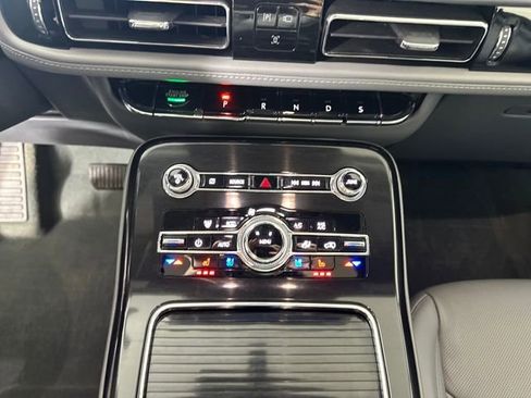 Used 2022 Lincoln Nautilus Reserve image 23
