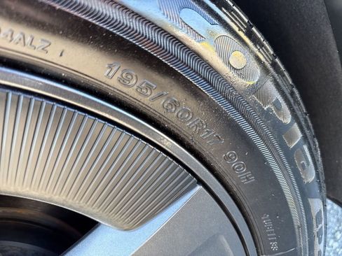 Used 2024 Toyota Prius LE image 30