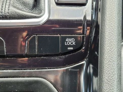 Used 2024 Jeep Compass Limited image 23