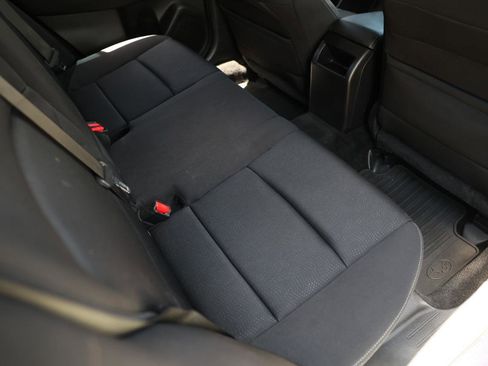 Used 2015 Subaru Legacy 2.5i Premium AWD/4WD image 12