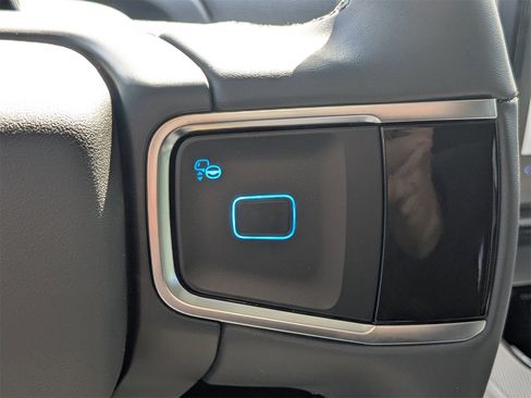 New 2025 Ford Expedition Active image 30