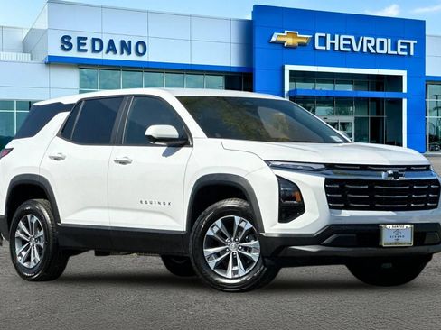 New 2026 Chevrolet Equinox LT w/ Convenience Package II FWD image 2