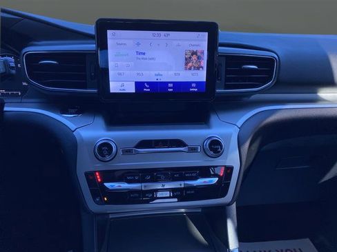 Certified 2022 Ford Explorer XLT w/ Equipment Group 202A image 8