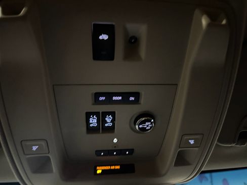 Used 2020 GMC Yukon Denali w/ Open Road Package image 17