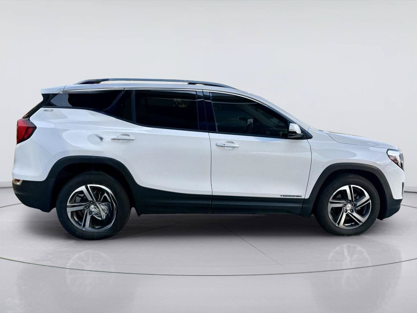 Used 2020 GMC Terrain SLT FWD image 2