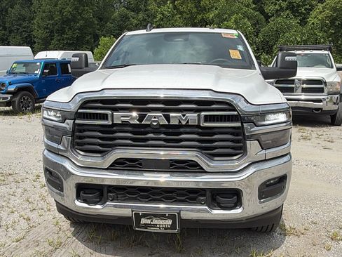 Used 2025 RAM 2500 Big Horn AWD/4WD image 3