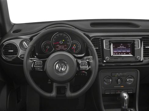 Used 2018 Volkswagen Beetle 2.0T Coast FWD image 4