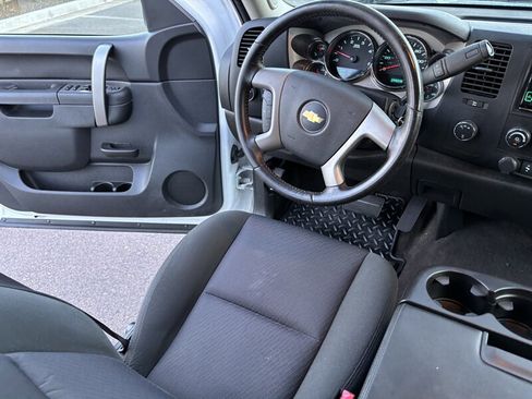 Used 2013 Chevrolet Silverado 2500 LT w/ Convenience Package image 23