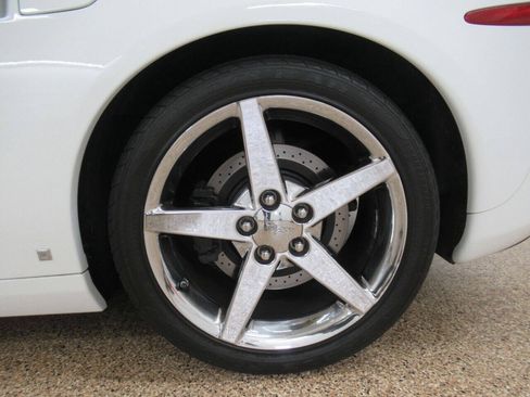 Used 2006 Chevrolet Corvette Convertible w/ Preferred Equipment Group RWD image 10