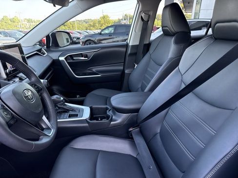 Used 2025 Toyota RAV4 XLE Premium w/ Weather Package AWD/4WD image 5