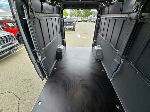 Used 2025 RAM ProMaster 2500 w/ Quick Order Package 22H SLT+ FWD image 24
