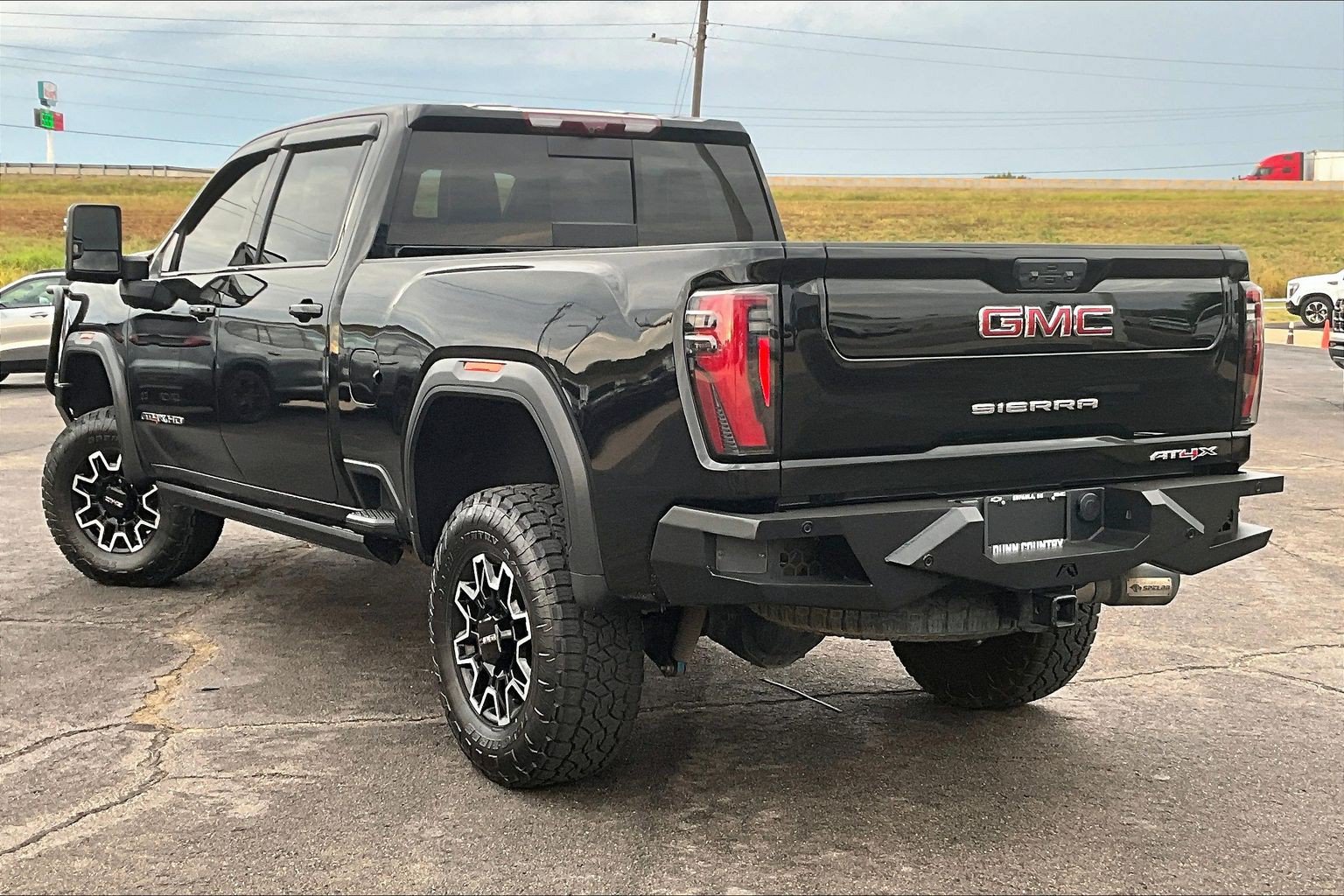 Used 2024 GMC Sierra 2500 AT4X AWD/4WD image 12