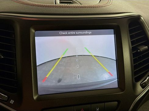 Used 2022 Jeep Cherokee Trailhawk w/ Premium Leather Package image 41