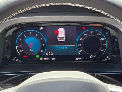 Certified 2025 Volkswagen Atlas Cross Sport SE FWD image 16