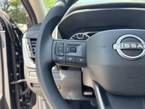 Used 2026 Nissan Rogue S FWD image 16
