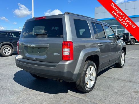 Used 2012 Jeep Patriot Latitude w/ Sun/Sound Group AWD/4WD image 4