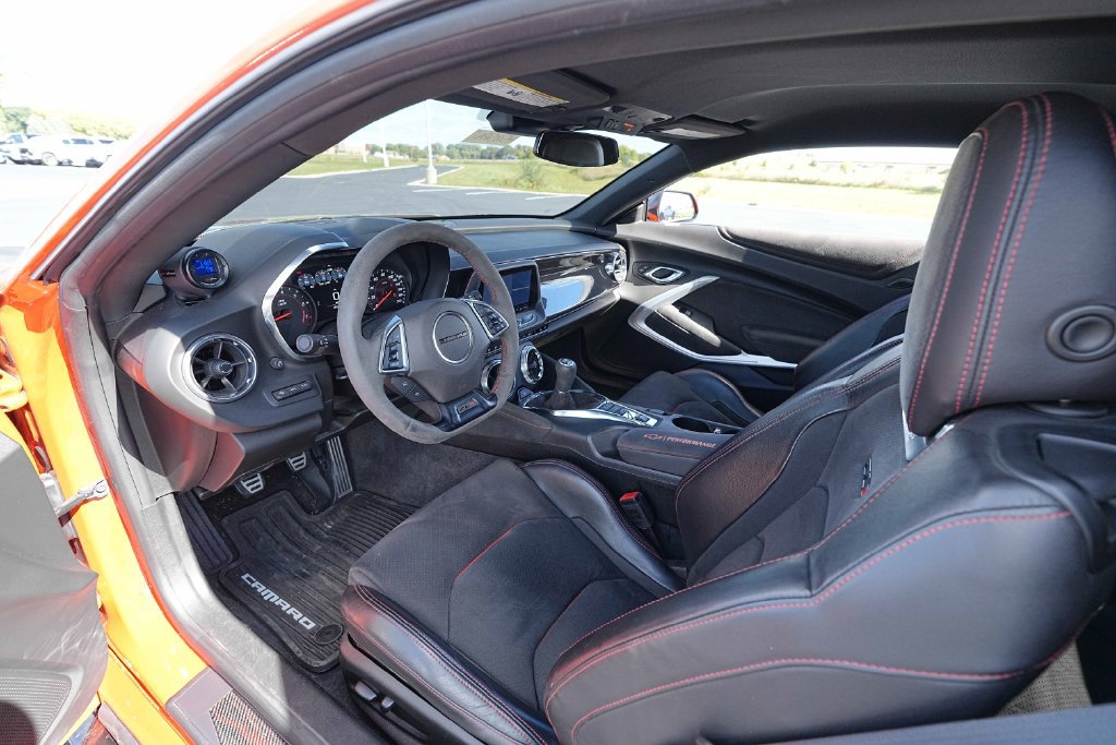 Used 2019 Chevrolet Camaro ZL1 RWD image 21