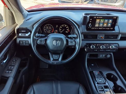 Used 2025 Honda Pilot TrailSport image 15