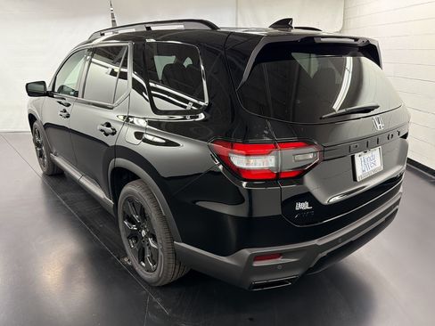 New 2026 Honda Pilot Black Edition image 3
