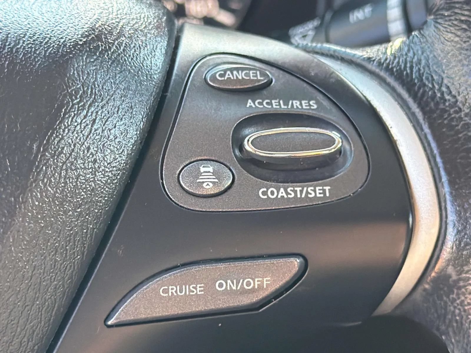 Used 2019 Nissan Pathfinder SV FWD image 33