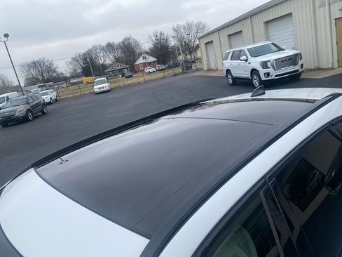 Used 2021 Jaguar F-PACE S image 10