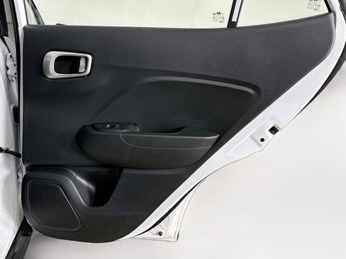 Used 2025 Hyundai Venue SEL image 29