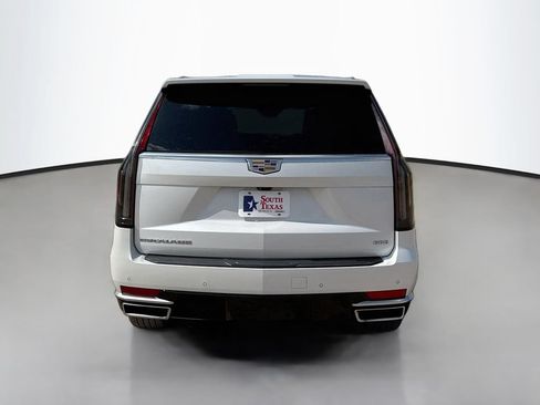 Used 2023 Cadillac Escalade Premium Luxury w/ LPO, Floor Liner Package AWD/4WD image 6