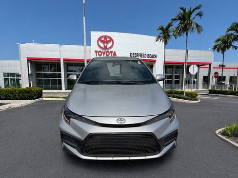Used 2021 Toyota Corolla SE FWD image 2