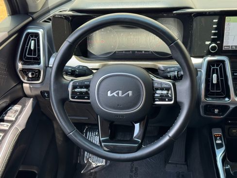 Used 2022 Kia Sorento SX FWD image 19