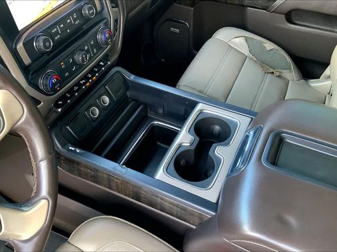 Used 2015 GMC Sierra 2500 Denali w/ Duramax Plus Package AWD/4WD image 15