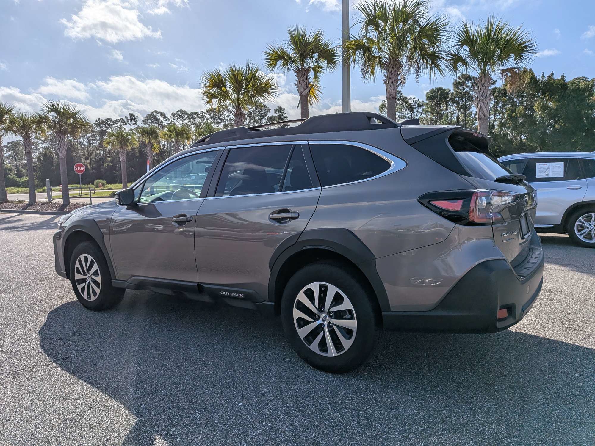 Certified 2024 Subaru Outback Premium AWD/4WD image 6