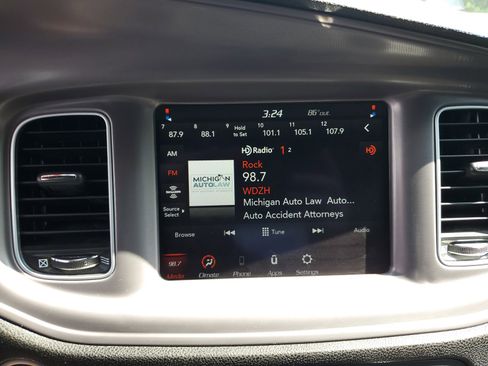 Used 2023 Dodge Charger SXT image 23