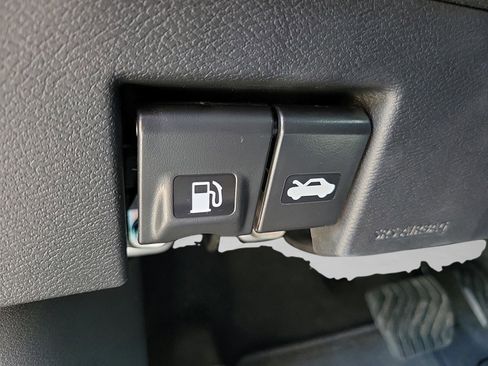 New 2024 Nissan Kicks SV image 17