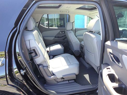 Used 2018 Chevrolet Traverse Premier AWD/4WD image 26