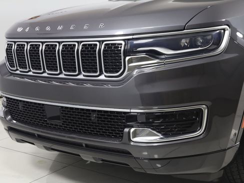 Used 2022 Jeep Wagoneer Series I w/ Premium Group I AWD/4WD image 57
