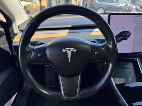 Used 2018 Tesla Model 3 RWD image 25