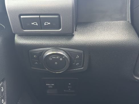 Used 2020 Ford F150 XLT w/ Equipment Group 302A Luxury AWD/4WD image 12