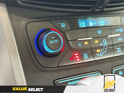 Used 2017 Ford Escape SE w/ SE Leather Comfort Package FWD image 20