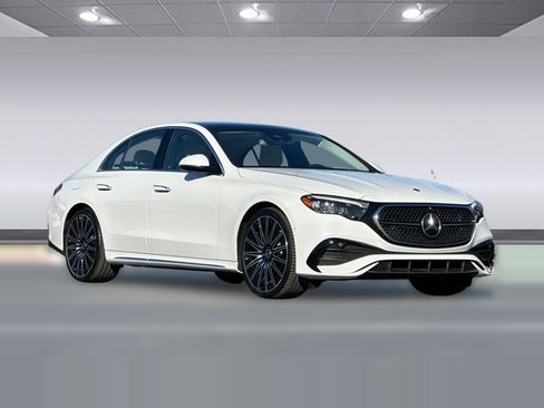 Used 2025 Mercedes-Benz E 350 4MATIC Sedan image 7