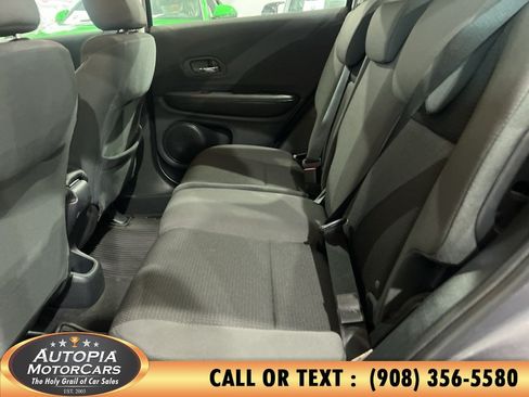 Used 2021 Honda HR-V LX image 16
