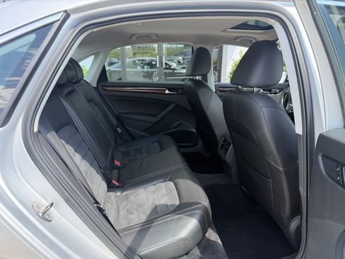 Used 2013 Volkswagen Passat TDI SEL Premium FWD image 21