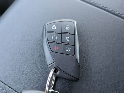 Certified 2025 Chevrolet Suburban Z71 image 36