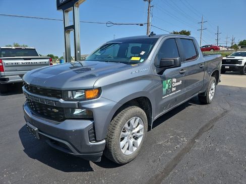 Used 2021 Chevrolet Silverado 1500 Custom AWD/4WD image 3