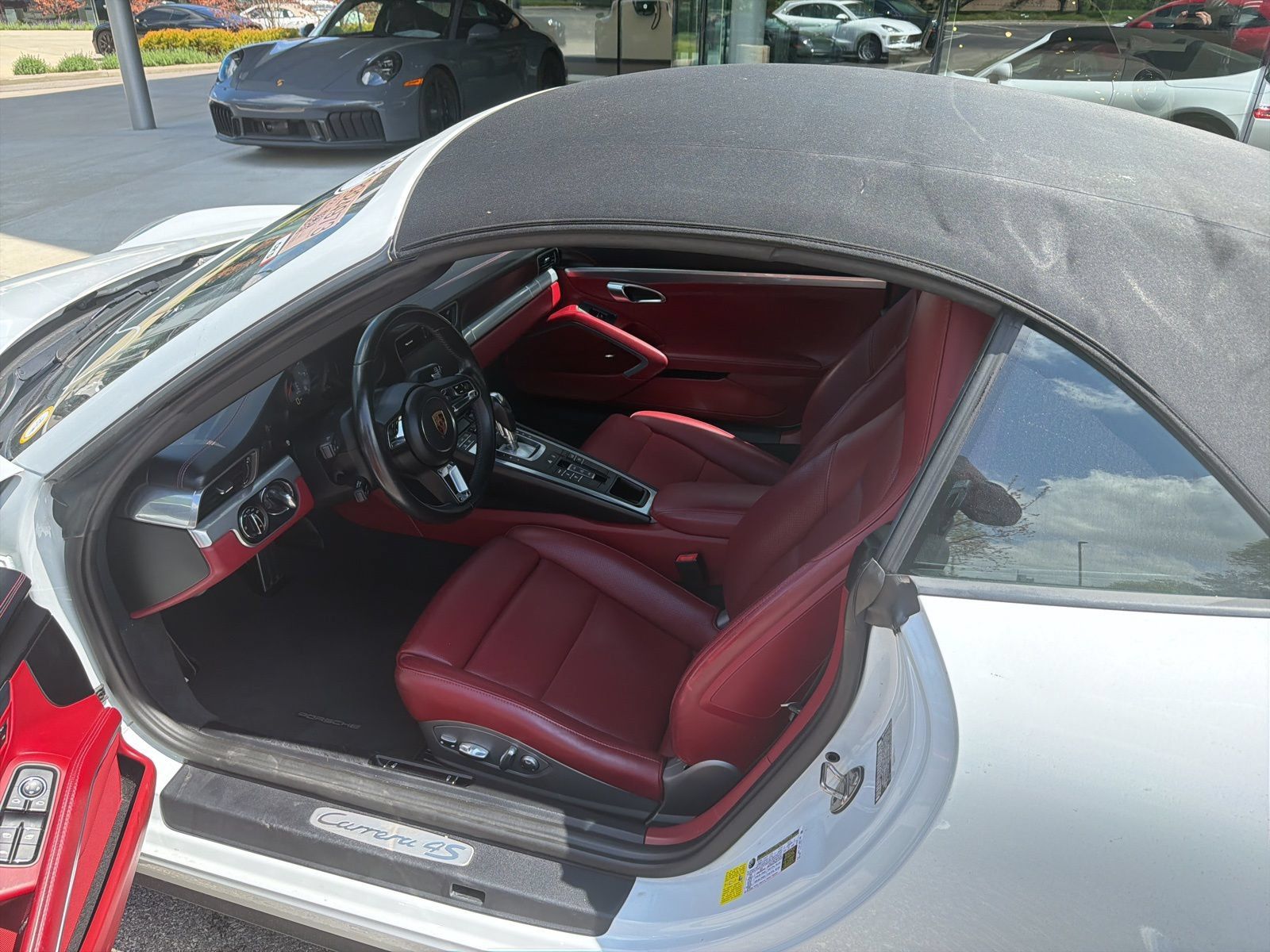 Used 2017 Porsche 911 Carrera 4S AWD/4WD image 2