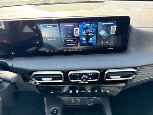 New 2026 Nissan Sentra SV w/ SV Convenience Package FWD image 27
