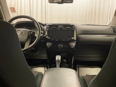 Used 2024 Toyota 4Runner TRD Off-Road image 31