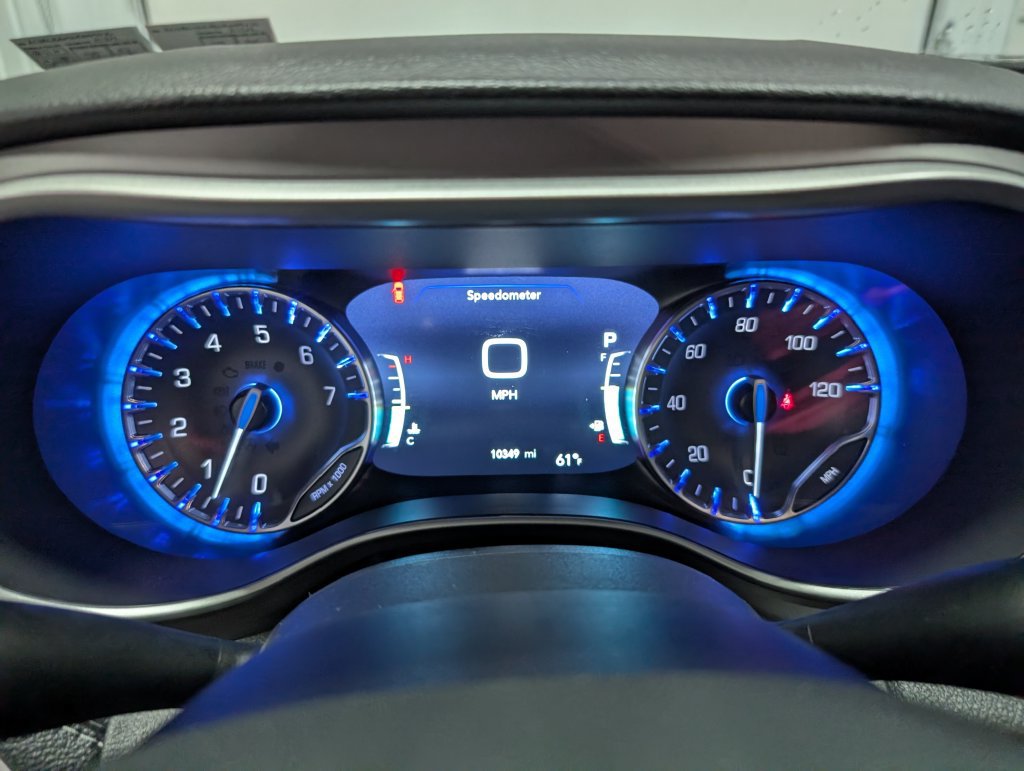 Used 2027 Chrysler Pacifica Limited FWD image 17