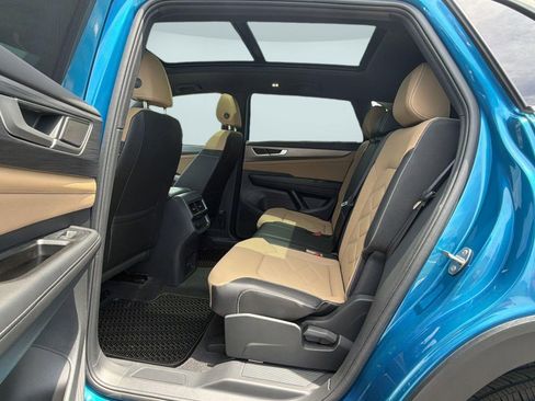 Certified 2024 Volkswagen Atlas Cross Sport SE AWD/4WD image 14