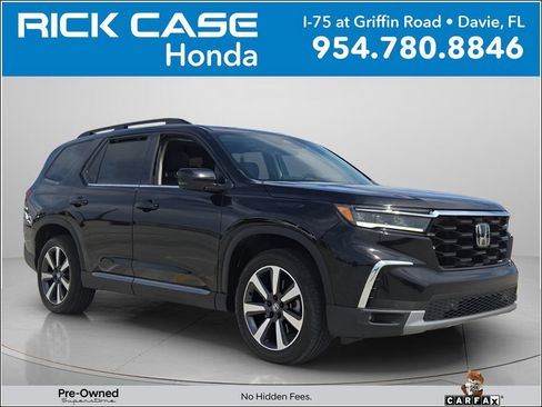 Used 2025 Honda Pilot Touring image 1