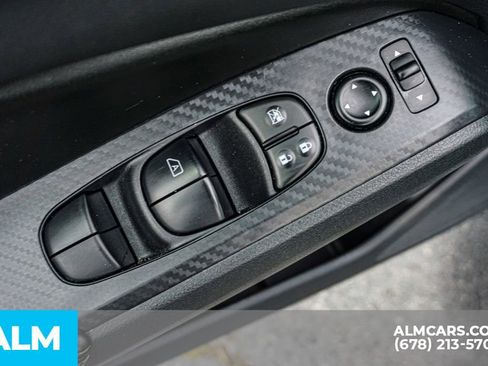 Used 2025 Nissan Altima 2.5 SV image 46